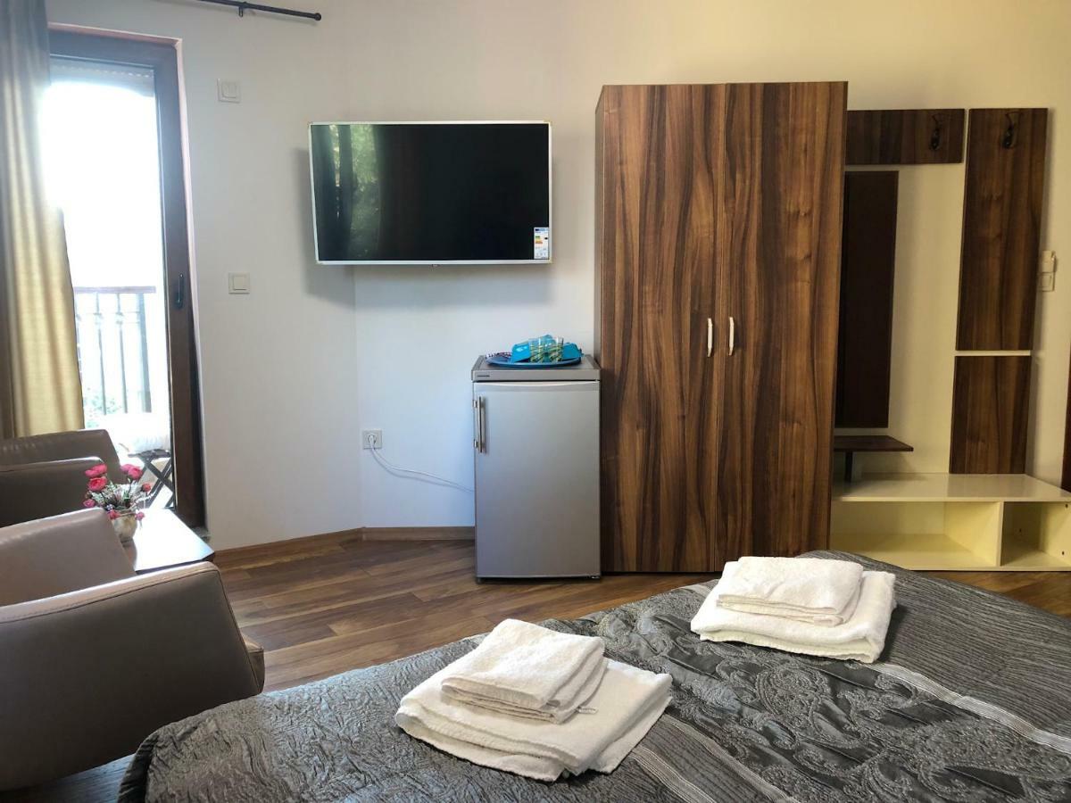 Breeze Guest House 切尔诺莫雷茨 外观 照片